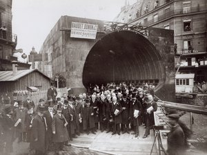 1905年頃の地下鉄建設中にパリを訪れたイギリス代表団